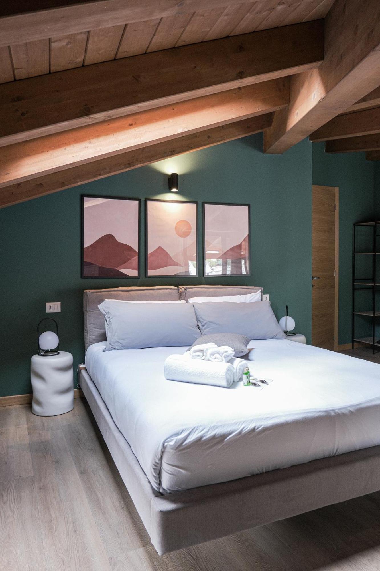 Апартаменти Charmescape Oldtown - 6 Min Walk To Berninaexpress Тірано Екстер'єр фото
